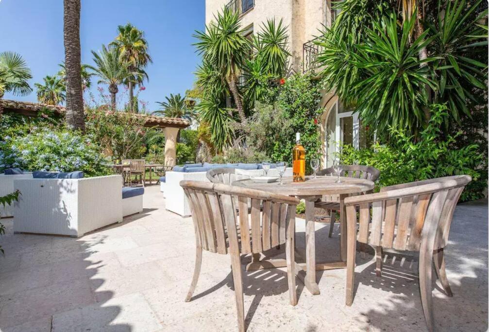 Le Castel Rose Super Cannes, Face Aux Iles De Lerins Vallauris Buitenkant foto